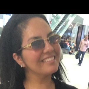 Meet your Posher, Vanessa